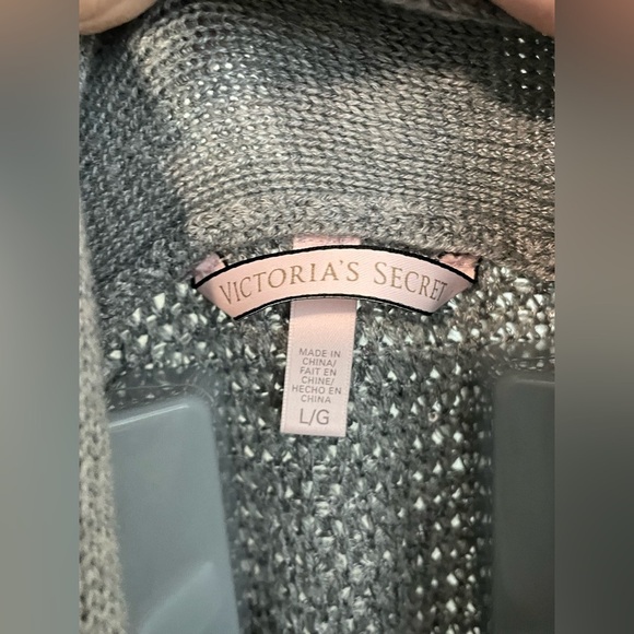 Victoria's Secret Grey Silver Cardigan sparkly sequin sweater LARGE - Picture 6 of 12
